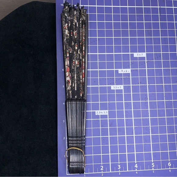 Black Gold Red Peacock Hand Fan Lace Trim Glitter Glam Burlesque Goth Gift - Picture 6 of 10